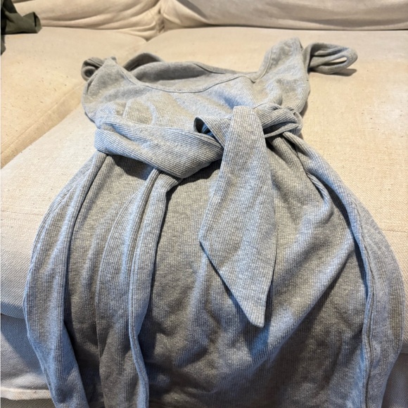 Superdown Light Gray Ribbed Top - Picture 2 of 3